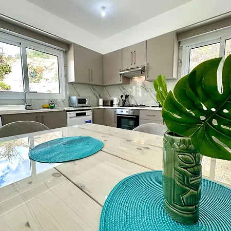 In The Hills Nyaraló